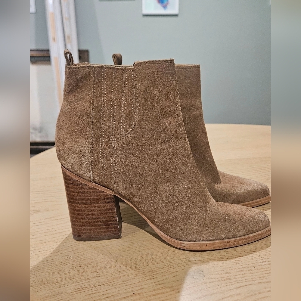 Marc Fisher Oshay Taupe Suede Pointed Toe Ankle Booties Size 6 - Picture 12 of 16